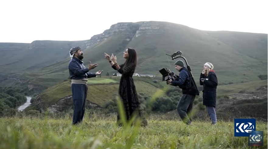 Kurdish singers Sivan Perwer and Zarifa Pashaevna Mgoyan performing in Caucasus Mountains, Russia. (Photo: K24)